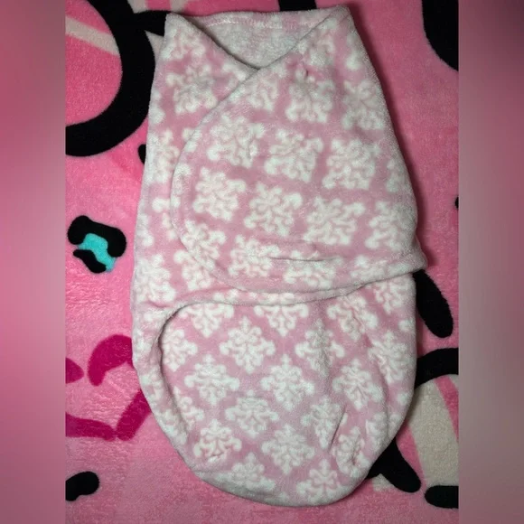 (3) Girls swaddle bundle - Picture 2 of 7